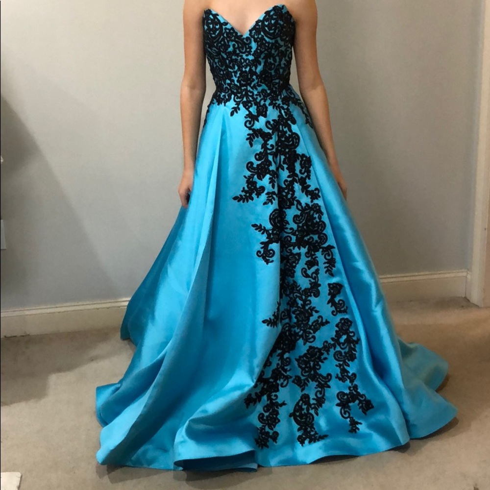 Ellie Wilde Blue Strapless w POCKETS Sz 2